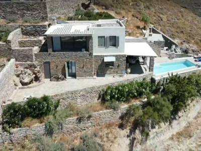 ΜΟΝΟΚΑΤΟΙΚΙΑ 240ΤΜ  650.000ΕΥΡΩ