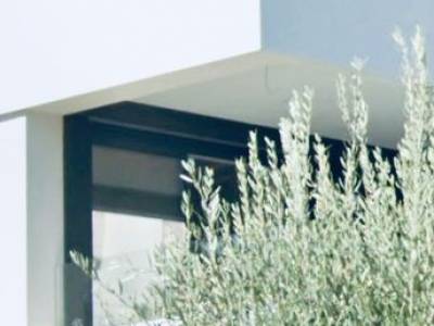 ΜΟΝΟΚΑΤΟΙΚΙΑ 350ΤΜ  900.000ΕΥΡΩ